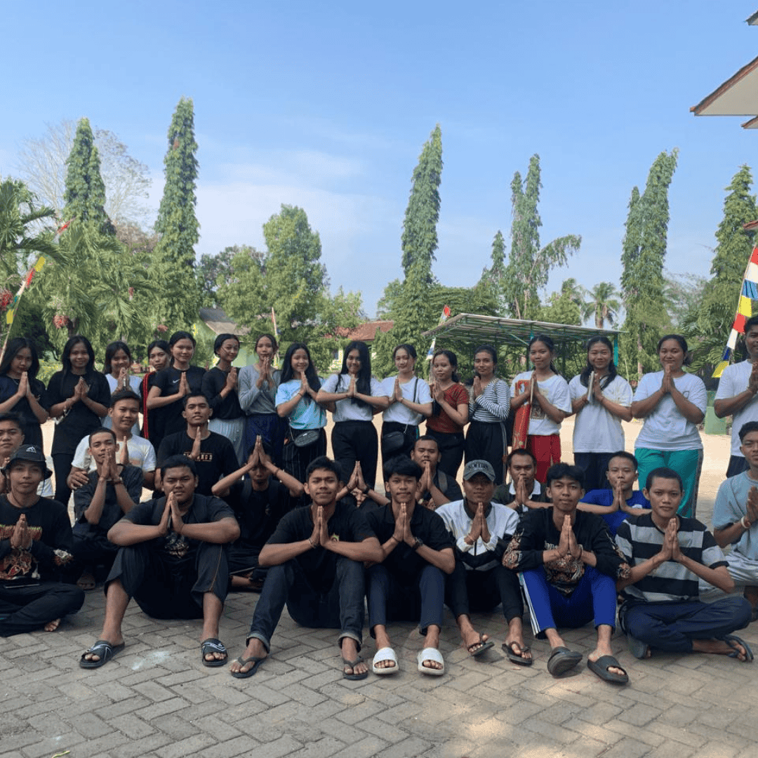 YOGA BERSAMA KELUARGA MAHASISWA HINDU POLINELA BERJALAN LANCAR